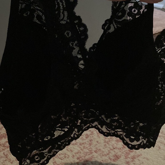 ✅Black lace padded bra - Picture 2 of 3